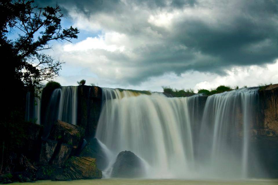 du lich tay nguyen gia re